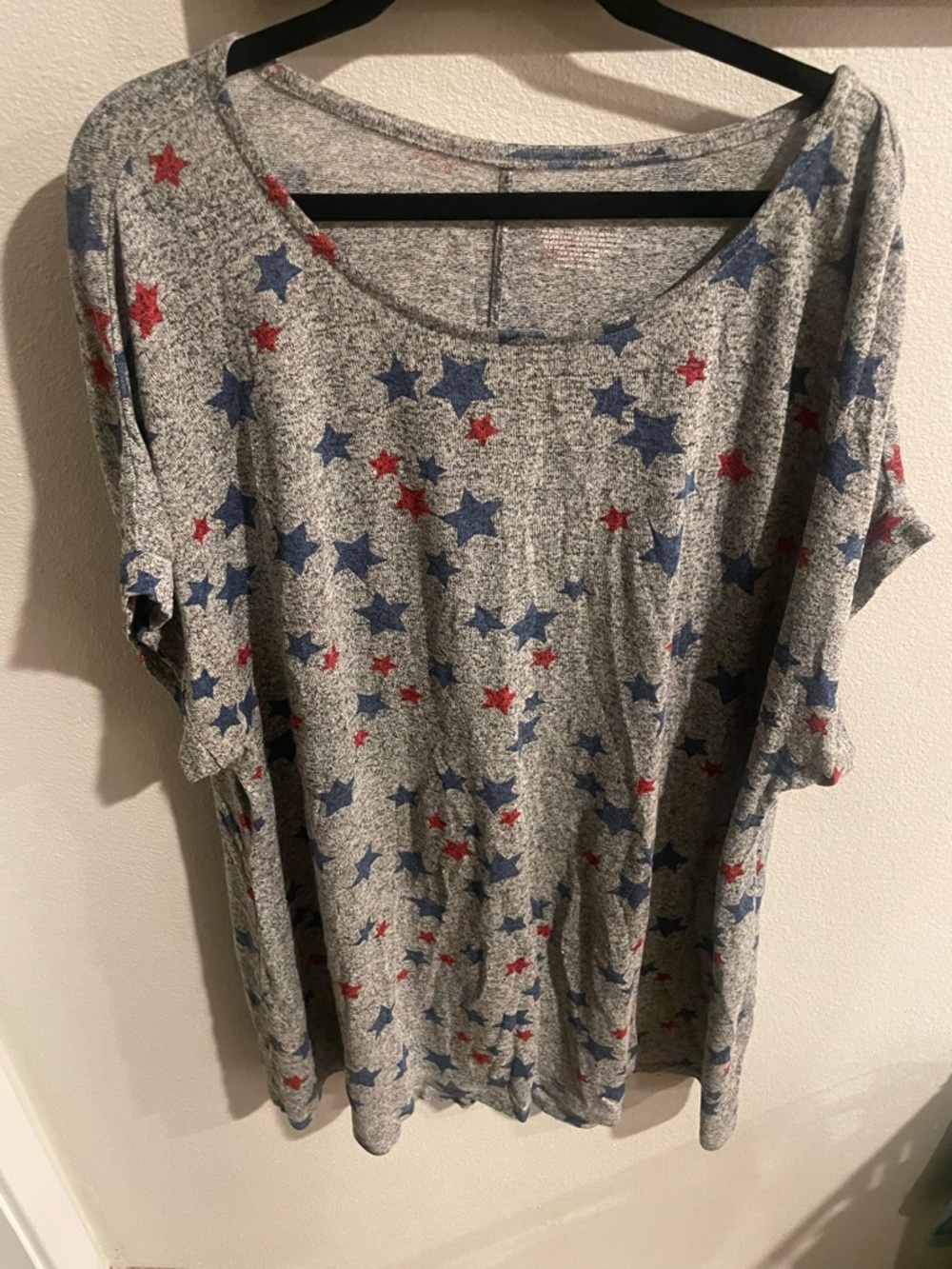 Lane Bryant Women's Grey Short Sleeve Star Print Tee in Blue & Red Size 18